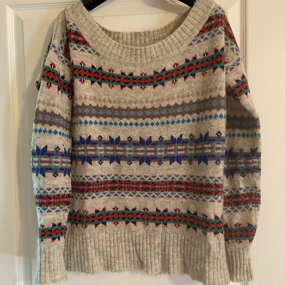 Scoop neck sweater
